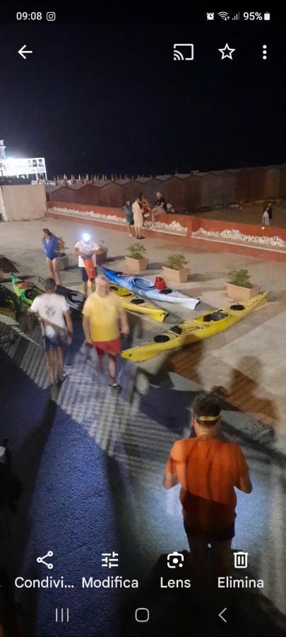 B&B Nonna Pina Salerno Bagian luar foto
